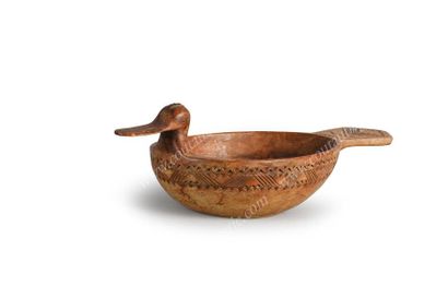 KOVCH EN BOULEAU DE CARÉLIE.
En forme de...