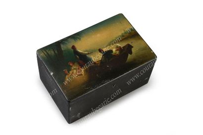 GRANDE BOÎTE À CIGARES.
En papier mâché laqué...