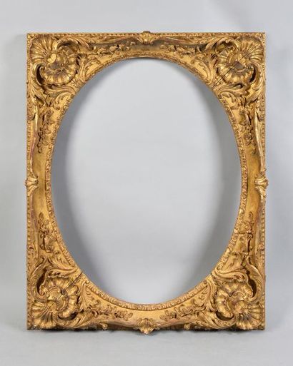Beautiful oval oval oak frame with rockery...