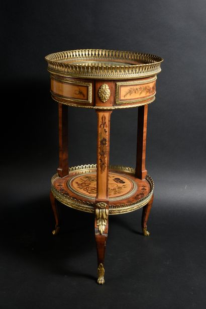 SALON TABLE OF THE PRINCESS VICTORIA OF GREAT...