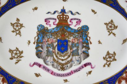 LARGE DECORATIVE DISH. 
 In porcelain, oval...