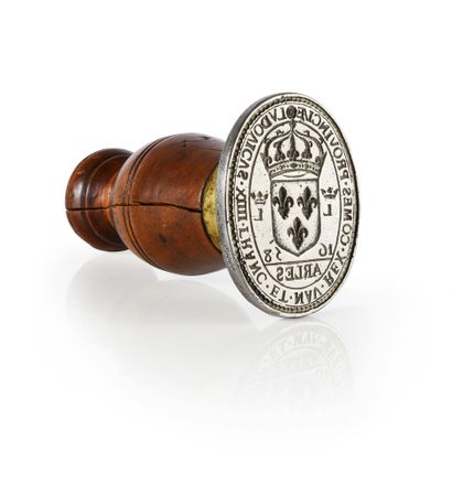 SEAL TO BE HIDDEN.
Engraved in the center...