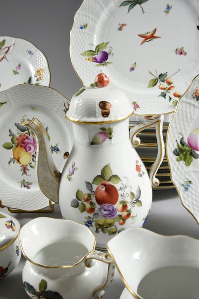 PORCELAIN TABLE SET.
HEREND, HUNGARY, 20th...