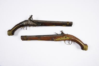 PAIR OF SILEX GUNS.
Flat-bodied decks. Long...