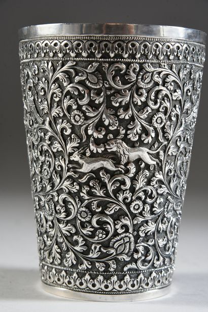 PRESENT OFFERED BY QUEEN VICTORIA TO THE...