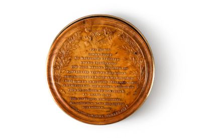 ROUND TABATIERE.
In burr walnut, opening...