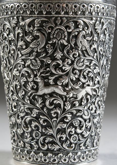 PRESENT OFFERED BY QUEEN VICTORIA TO THE...