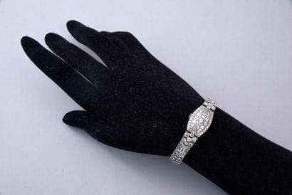 LADY'S Wristwatch.
BY HENRI LYON, PARIS,...