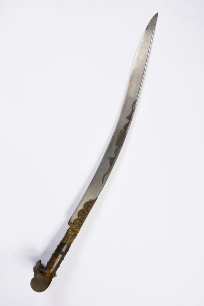 ORIENTAL SABRE DIT YATAGAN.
Horn and bronze...