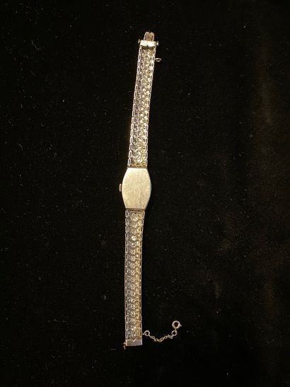 LADY'S Wristwatch.
BY HENRI LYON, PARIS,...