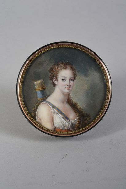 TABATIERE.
In black tortoiseshell, round...