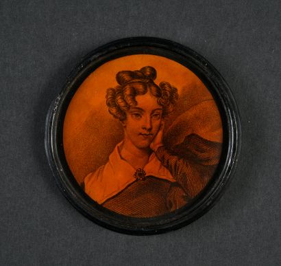 TABATIERE, CIRCA 1836.
In black papier-mâché...