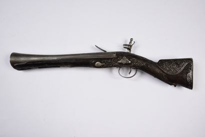 ELEGANT TROMBLON.
Iron frame, barrel decorated...