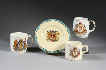 ÉLISABETH II, reine de Grande-Bretagne (°1926).
Ensemble...