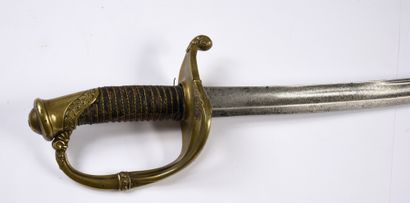 SABRE BRIQUET TYPE AN XI;
Guard stamped VERSAILLES....