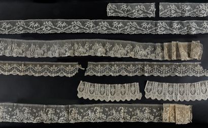 Five borders in Alençon lace, needlepoint,...