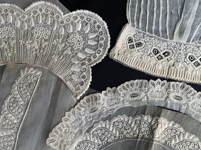 Collar and cuffs in white embroidery, XIXth...