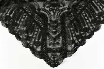 Shawl with one point, mechanical Chantilly,...