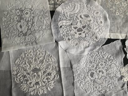 Sixteen bonnet bottoms in white embroidery,...