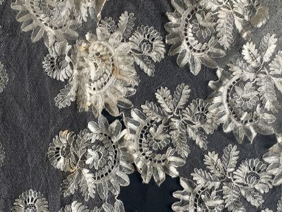 Large double shawl collar in Blonde de Caen,...