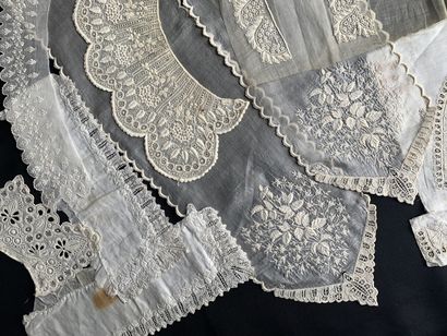 Collar and cuffs in white embroidery, XIXth...