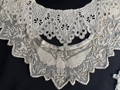 Collar and cuffs in white embroidery, XIXth...