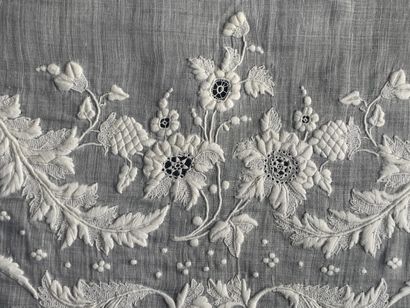 Sumptuous large embroidered handkerchief,...