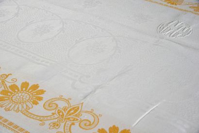Tablecloth and eighteen napkins, end of the...