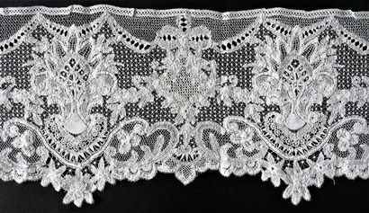 Lace borders and berthe, Arlanc, beginning...
