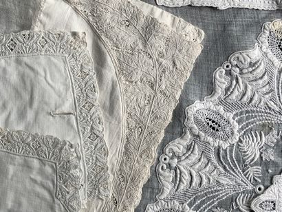 Collar and cuffs in white embroidery, XIXth...