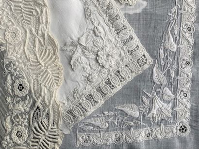 Collar and cuffs in white embroidery, XIXth...