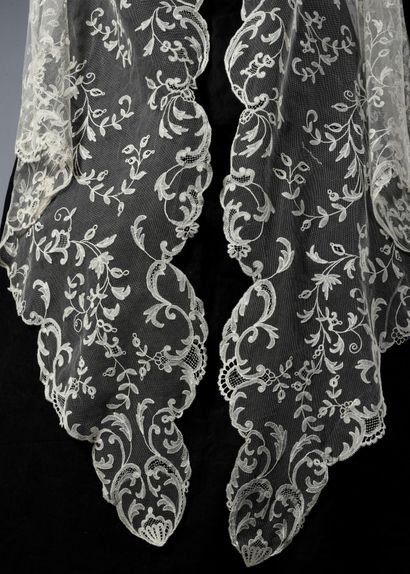 Triangular bridal shawl, applied from England,...