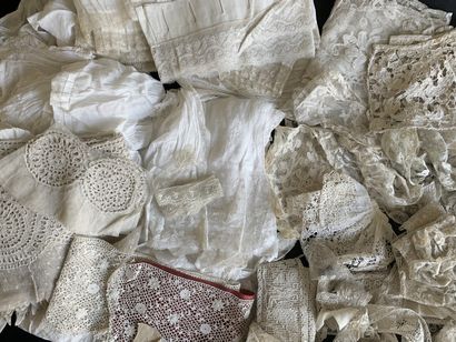 Important collection of lace, spindle and...