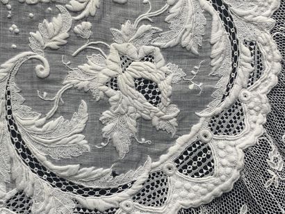 Sumptuous large embroidered handkerchief,...