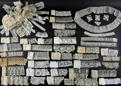 Important collection of laces, spindles and...