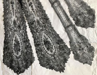 Set of collar and cuffs, Chantilly ties,...