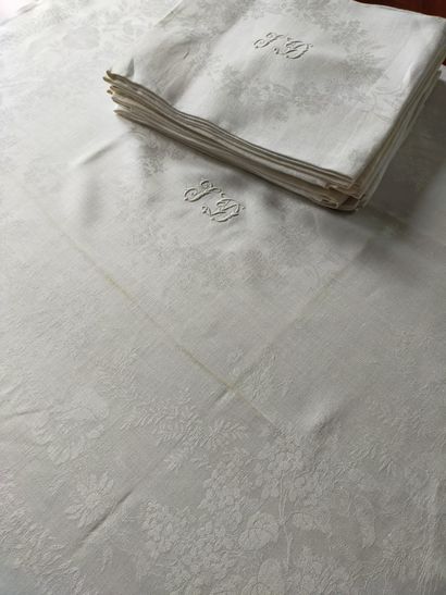 Suite of eighteen damask napkins, 2nd half...
