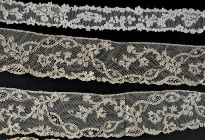 Female costume accessories in needle lace,...