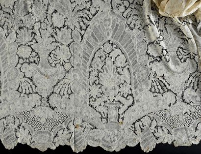 Low dawn lace Brabant, spindles, circa 1730-50....