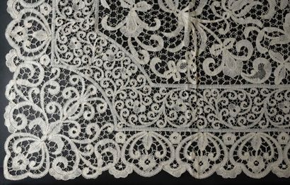 Tablecloth or large panel in bobbin lace,...
