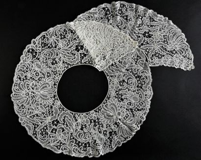 Lace borders and berthe, Arlanc, beginning...