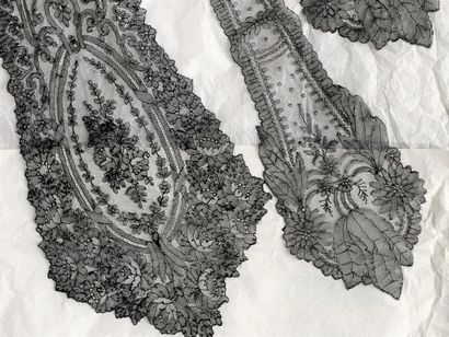 Set of collar and cuffs, Chantilly ties,...