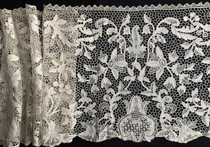 Large Youghal ruffle, needlepoint, Ireland,...