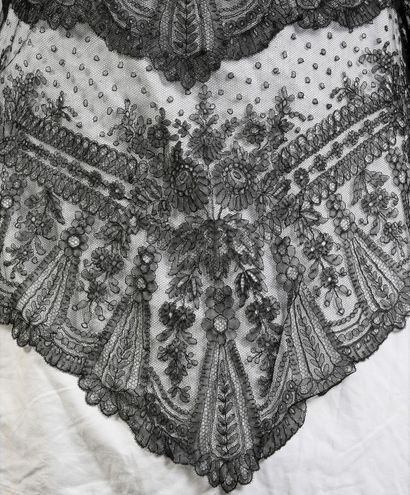 Two Chantilly lace mantillas, 2nd half of...