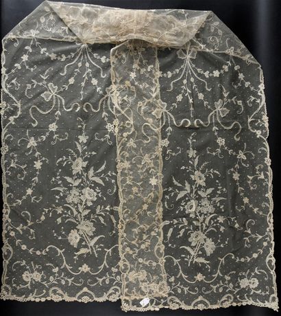 Beautiful stole in application of Brussels,...