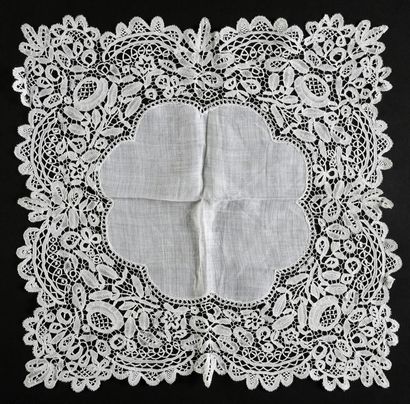 Handkerchiefs in lace, needle and bobbin,...