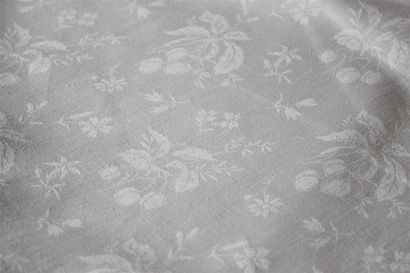 Banquet tablecloth with cherries, damask...