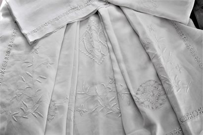 Embroidered bed set, sheet and its pillowcases,...