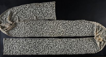 Large needle lace border, Italy, end of the...