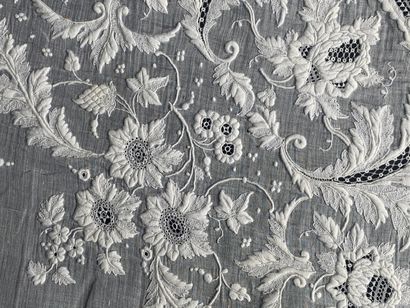 Sumptuous large embroidered handkerchief,...